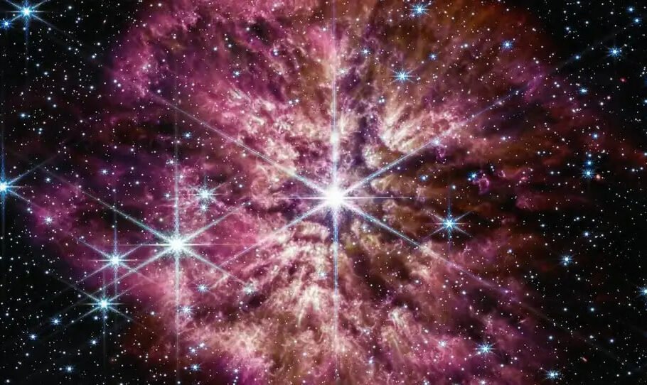 جیمز وب تصویری خارق العاده از یک ستاره در مرحله پیش از انفجار خود منتشر کرده است