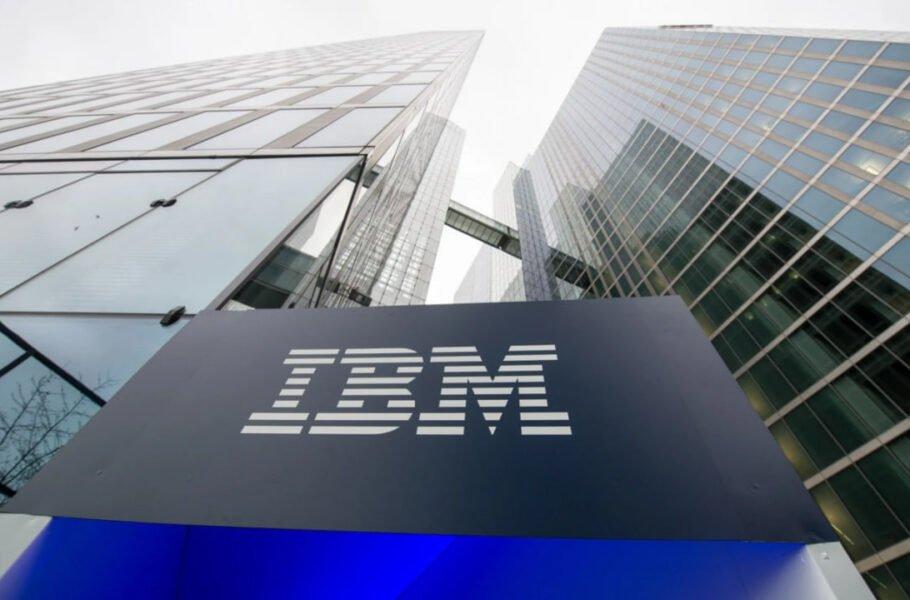 IBM 3900 کارمند خود را اخراج کرد