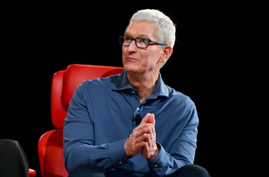 تیم کوک: استخدام در اپل به طور کامل متوقف نشده است